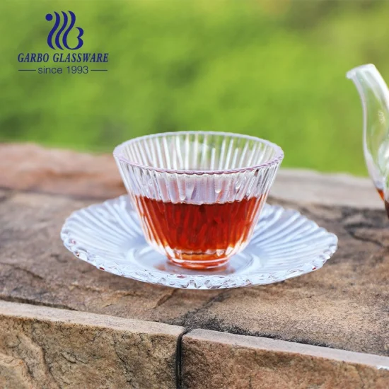 Juego de vasos de cristal para beber Nuevos diseños Juego de tazas y platillos del mercado de Oriente Medio Juego de tazas de té Juego de café