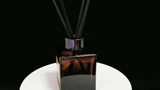 En forma cuadrada Frosted Black 50ml 100ml Difusor Botella de vidrio Fragancia Envase de vidrio Botella cosmética Perfume Envase de vidrio Botella de aroma Cristalería